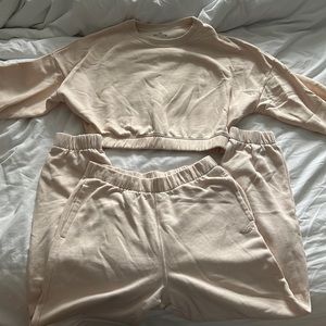 Hollister Lounge Set